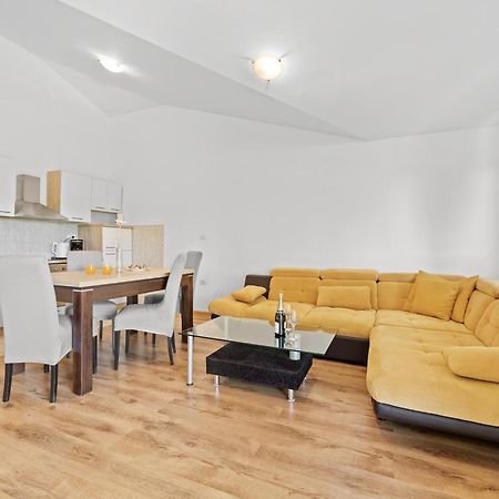 Neea Apartments Медулин Экстерьер фото